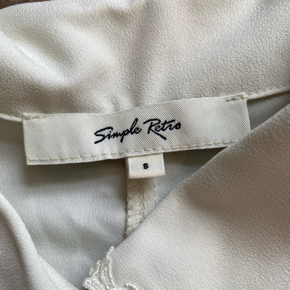 🌺 Vintage inspired floral detailed white button down - Picture 10 of 10